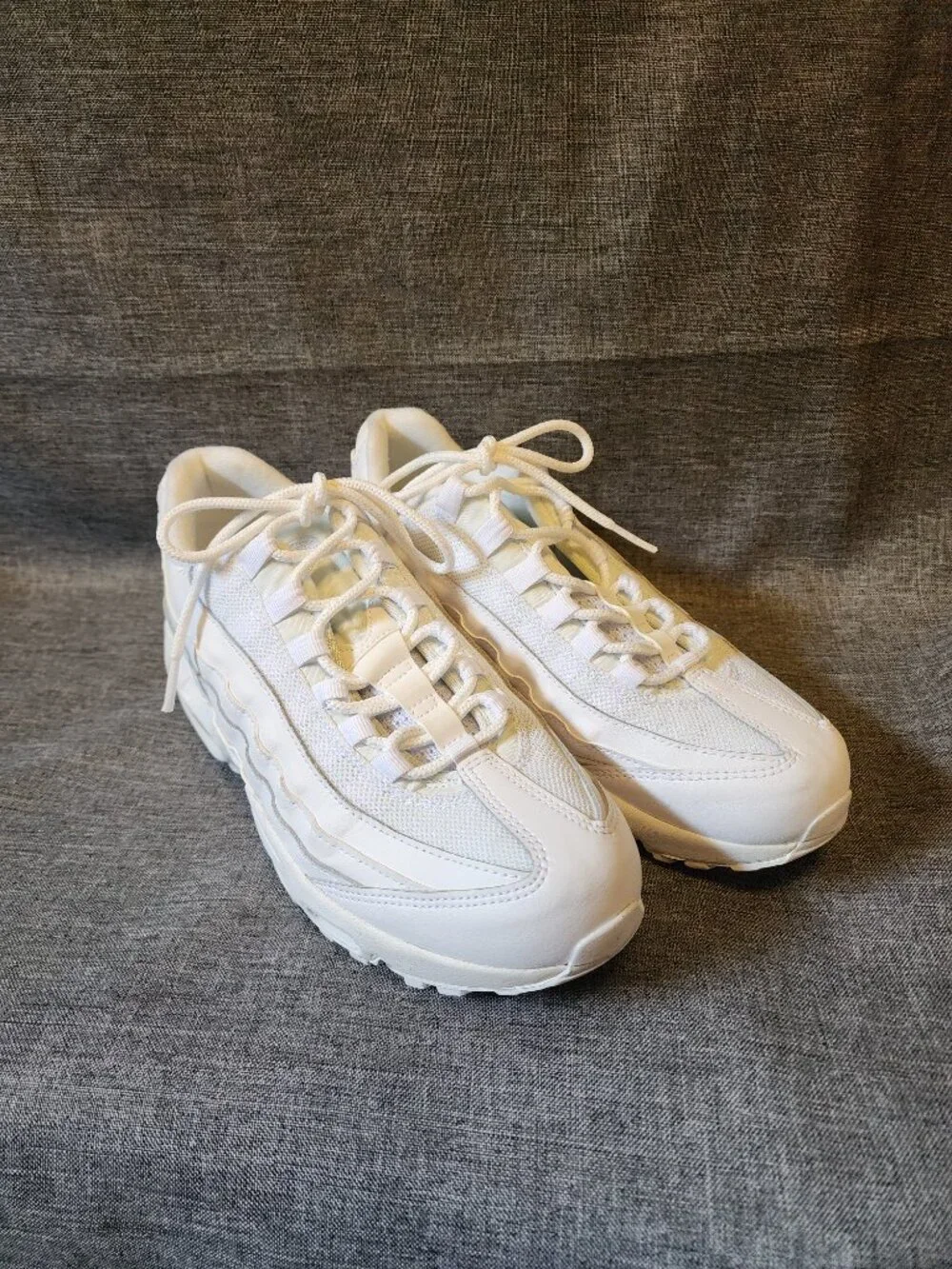 Youth Size 7 Nike CJ3906-100 Air Max 95 Recraft Triple White Sneakers